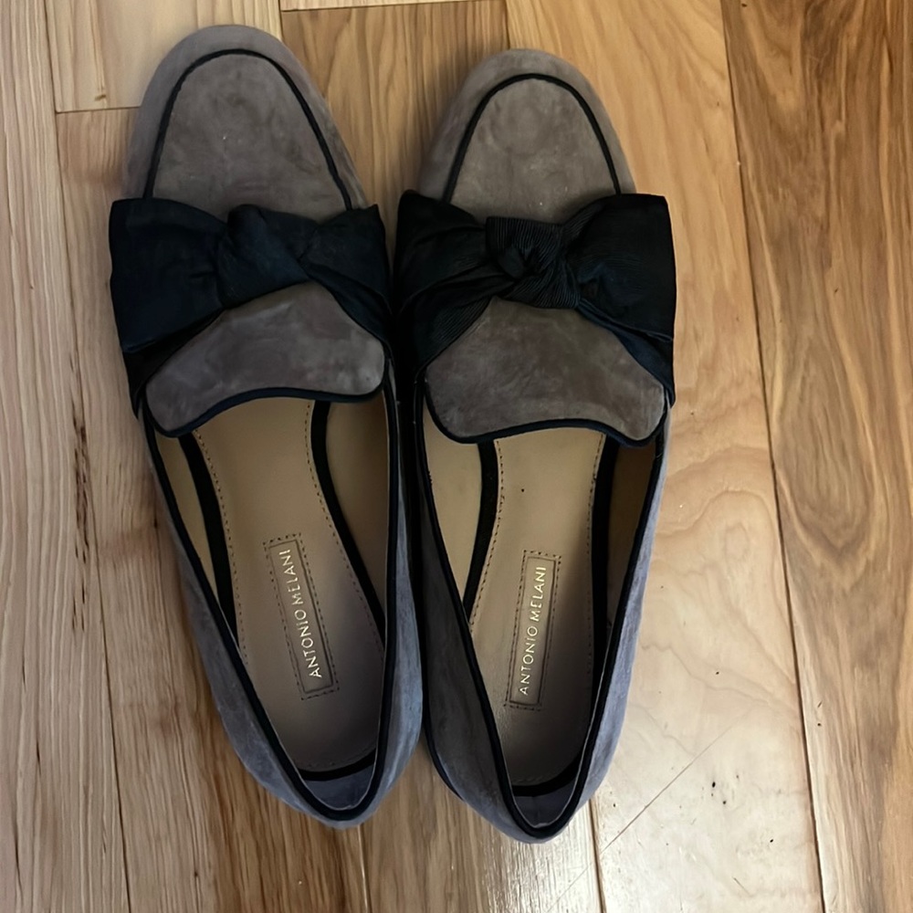 Bow loafers